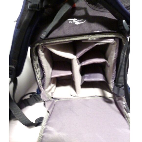 Vanguard Reno 48 DSLR Backpack (Blue) - Picture 8 of 14